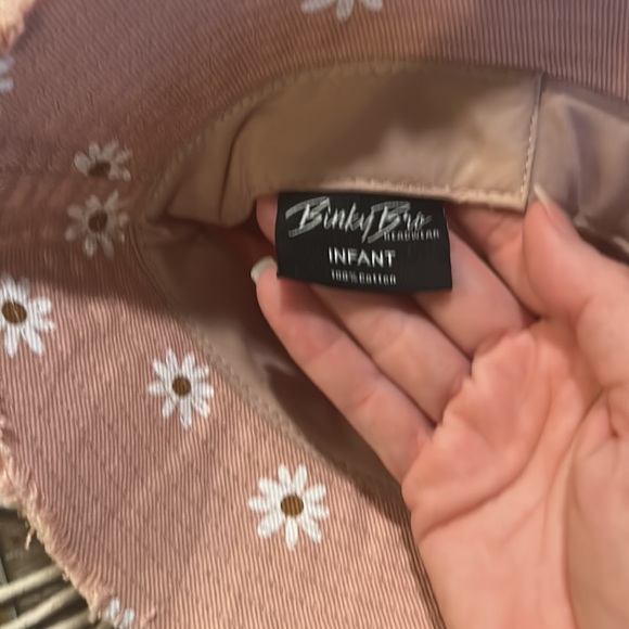 Binky babe floral bucket hat - Picture 3 of 3